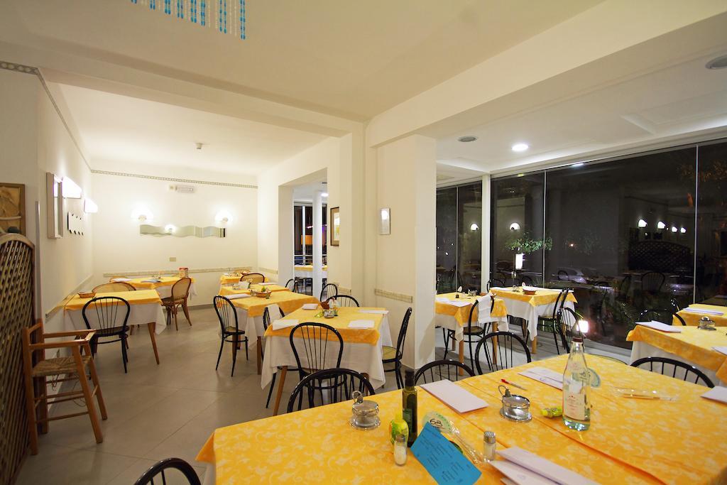 Hotel Azzurro Cattolica Exterior photo