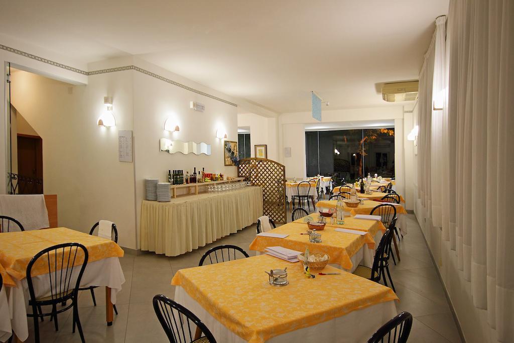 Hotel Azzurro Cattolica Exterior photo